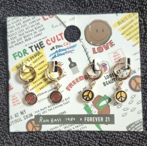 Ron Bass × Forever 21 Gold Peace and Smile Earrings Set